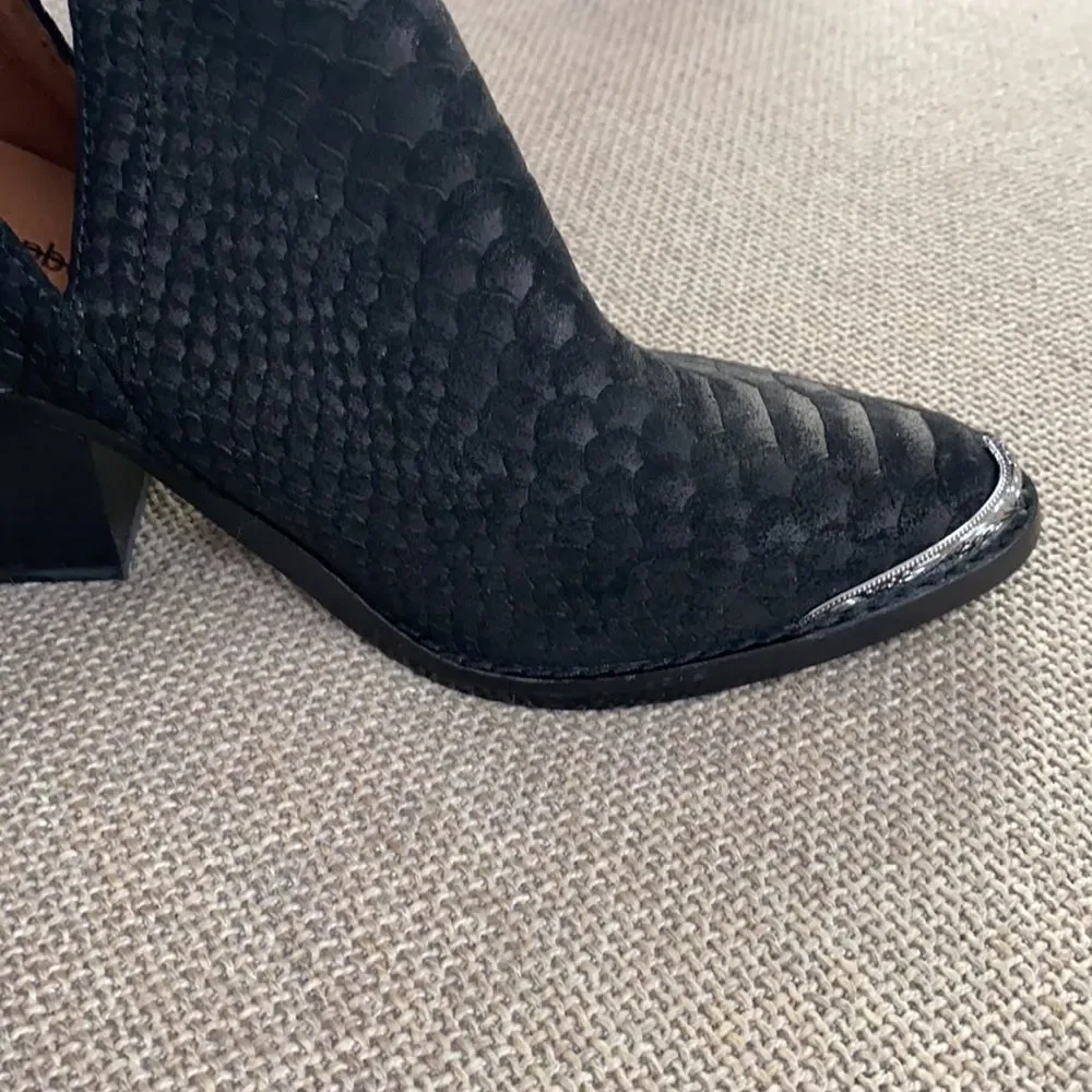 NWOT Jeffrey Campbell Cromwell Cutout Western Boot Size 6